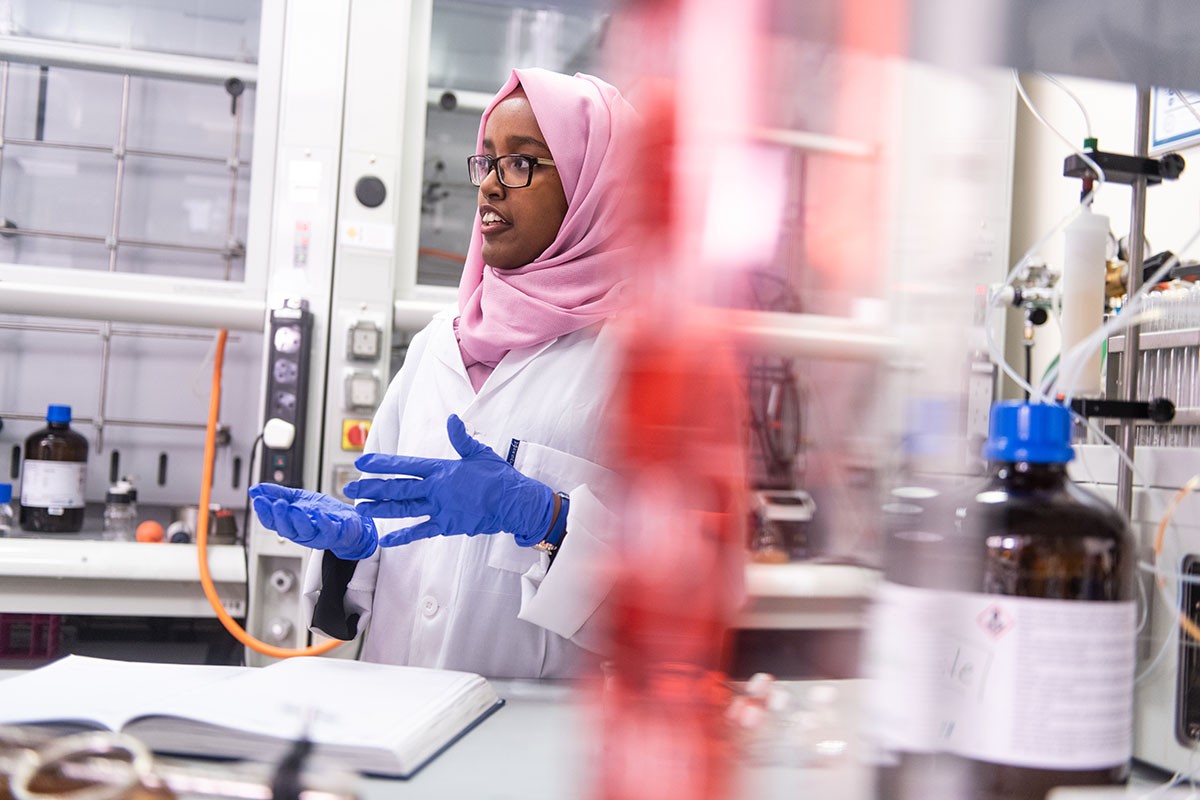 Salma Adbulrazak Abubakar, NYU Abu Dhabi Global PhD Fellow in Chemistry.